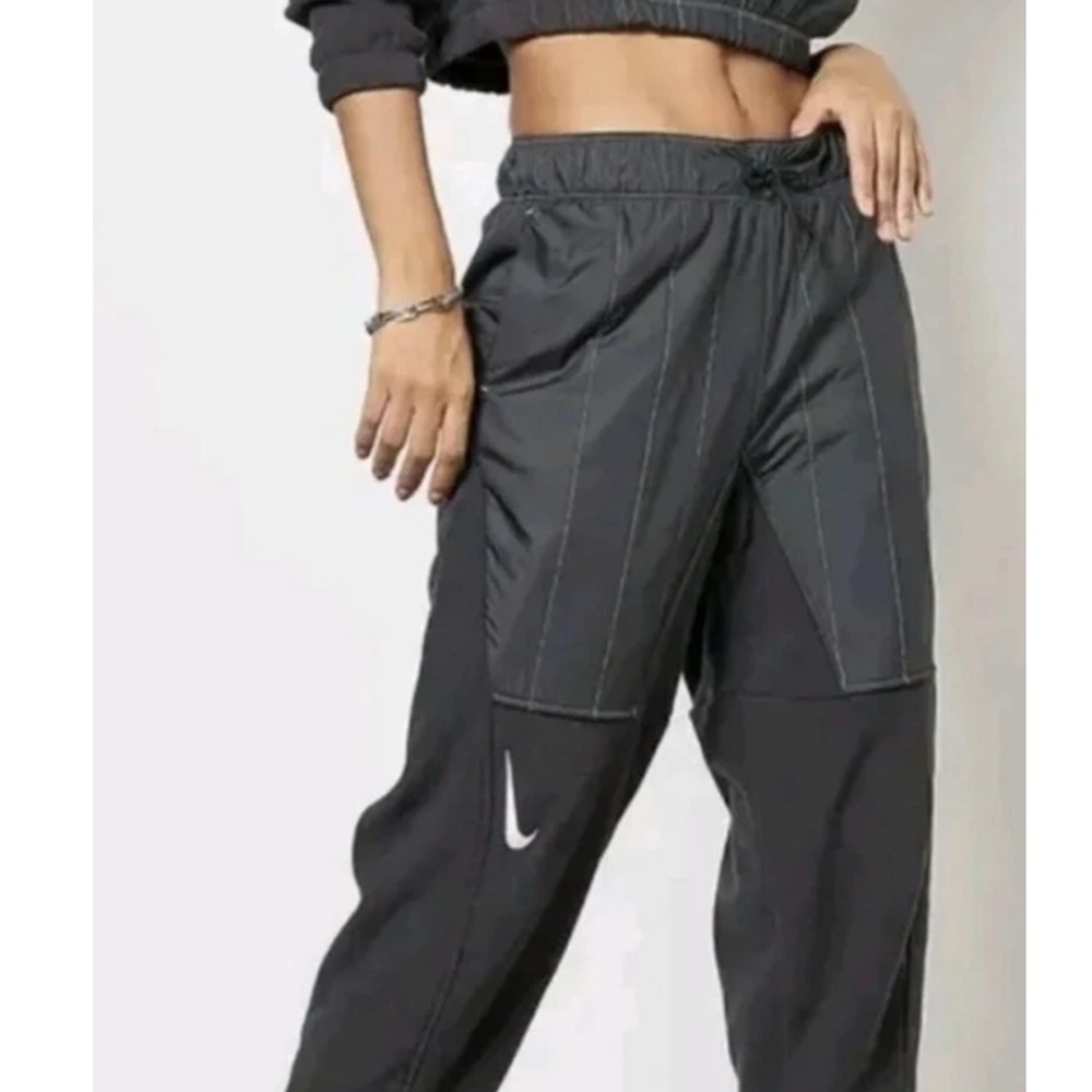 Nike Women's Black fleece Jogger Pants